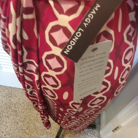 NWT Maggy London Long Sleeve Wrap Dress - Size 6 - Picture 2 of 3